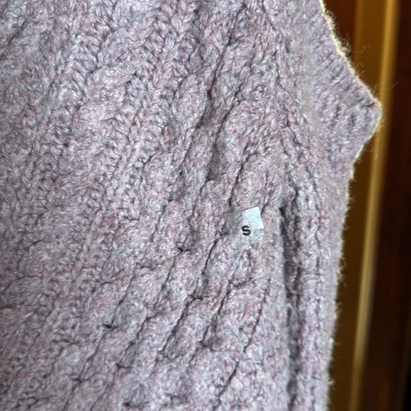 NWOT Express Off-the-Shoulder Sweater Mauve Size Small - Picture 6 of 9